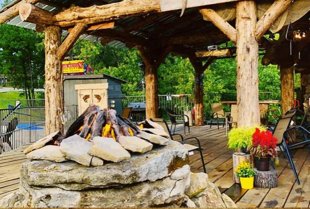 Stonegate Lodge King Bed Wifi 50 In Roku Tv Salt Water Pool Room # 101 يوريكا سبرينغز المظهر الخارجي الصورة